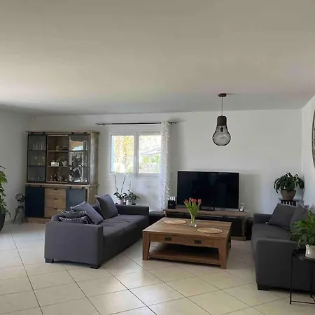 Holiday home Prignac En Medoc-maison-6 Pers-3ch-piscine Chauffee