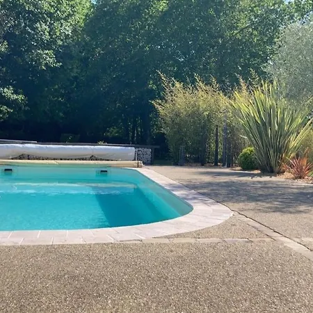 Prignac En Medoc-maison-6 Pers-3ch-piscine Chauffee Holiday home *